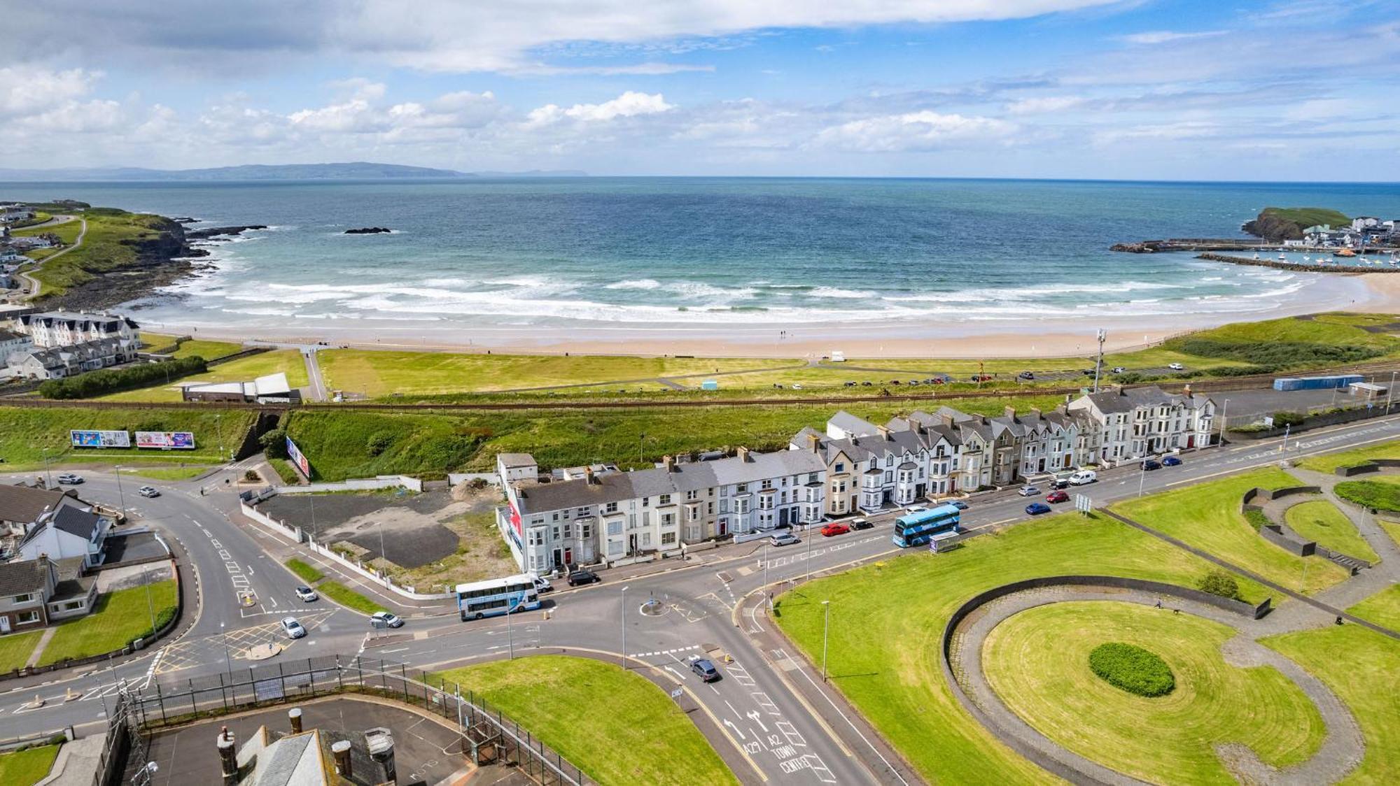 1 Dunluce Park - Portrush By The Sea 아파트 외부 사진